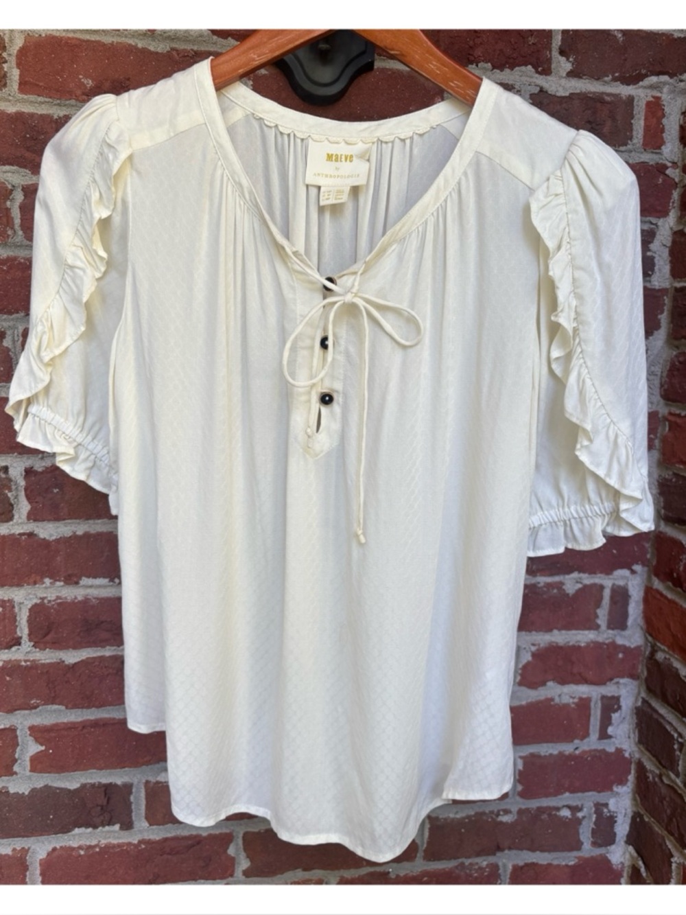 NWOT Anthropologie Ruffle Sleeve Top in Ivory  Size 6 Petite